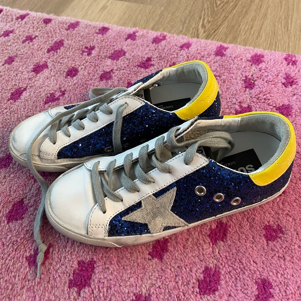 Blue and yellow golden gooses!